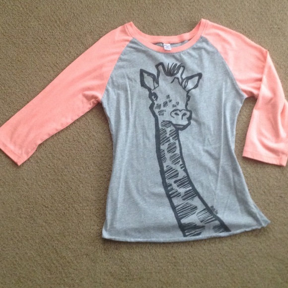 3/4 sleeve coral giraffe top