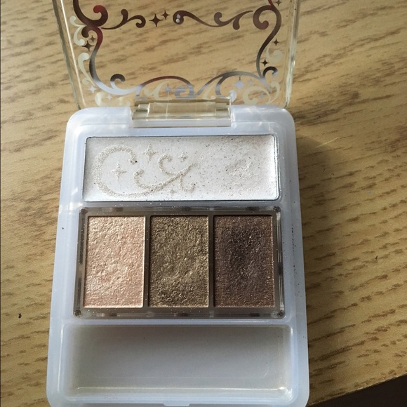 Majolica Majorca Japanese eyeshadow palette
