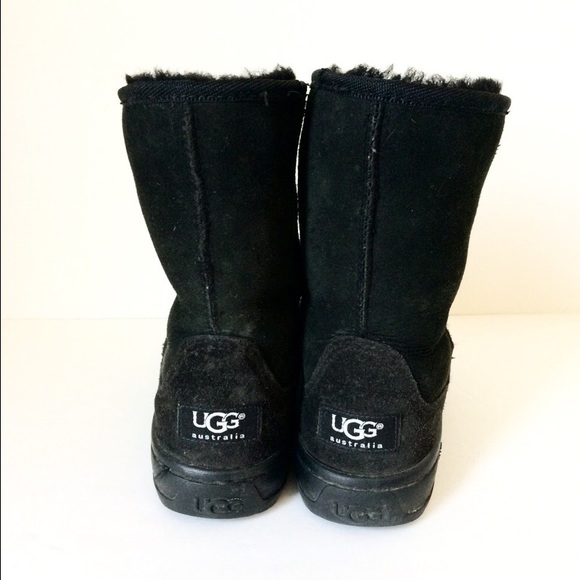 UGG short black size 5