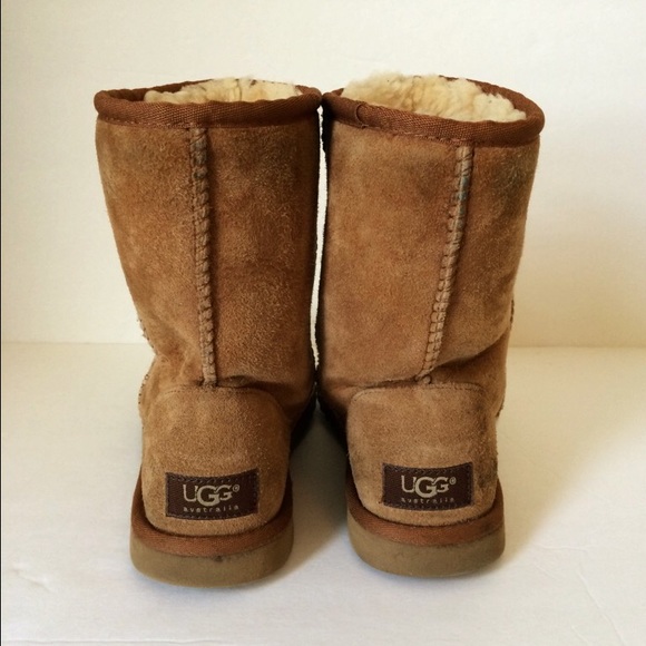 UGG short chestnut size 5