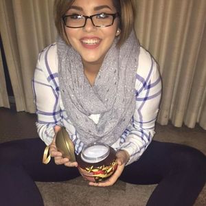 Meet your Posher, Isabel