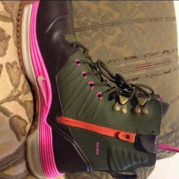 Nike boots ✔️
