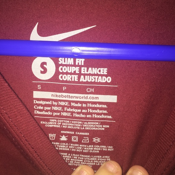 Cute Nike tee - Picture 2 of 2