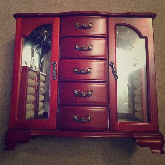 Jewellery box
