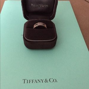 Tiffany & Co Milgrajn Platinum wedding band