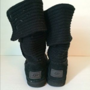 Black knit UGGS 7/8