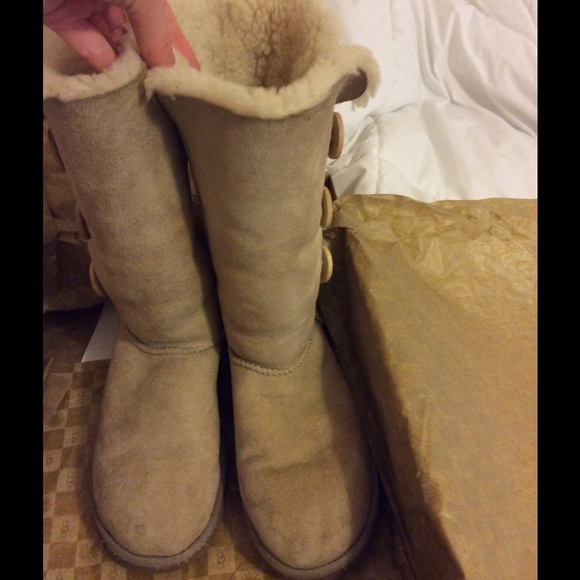 BUTTON UP TALL UGGS - Picture 2 of 4