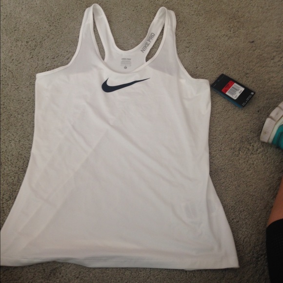 White nike workout racerback tank top NWT
