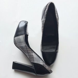 Tahari thick Plaid Heels