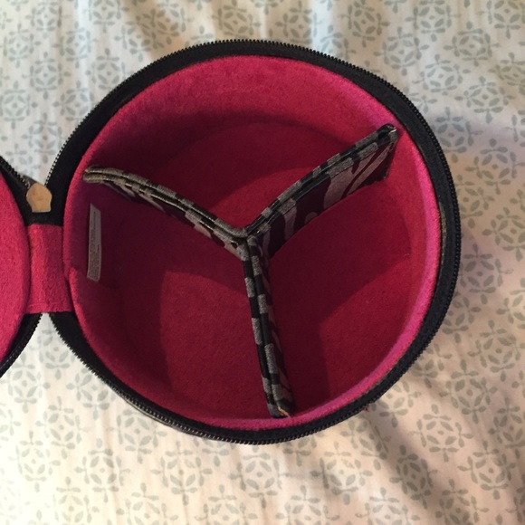 CUTE TRAVEL JEWELRY CASE