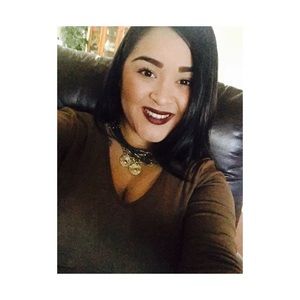 Meet your Posher, Mariel