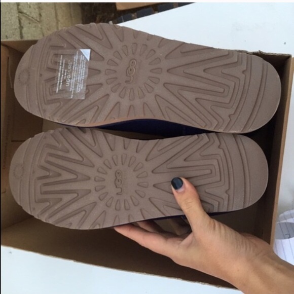 UGG authentic mini exotic scales boots Sz 8 new - Picture 3 of 4
