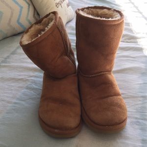 UGG size 6 tan boots
