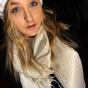 Meet your Posher, Chelsie