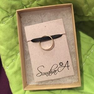 Lowest price on PM! thin plain midi ring - silver