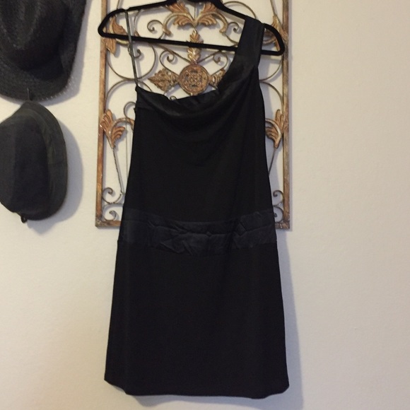🆕 NWT Guess mini dress - Picture 2 of 4