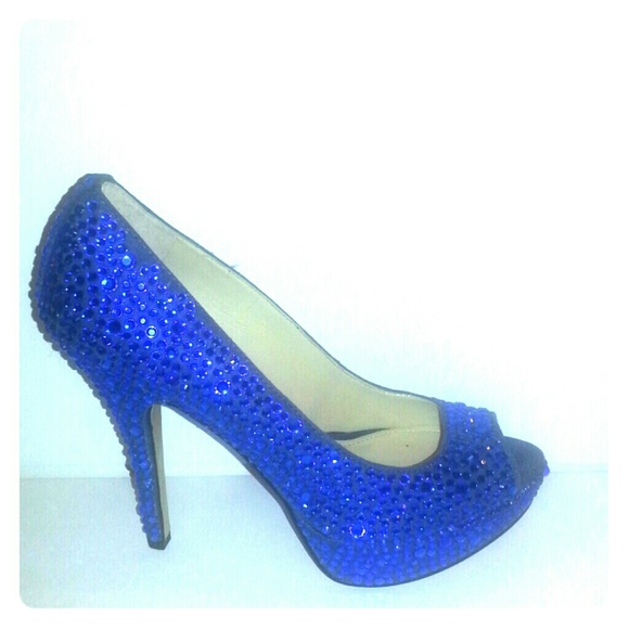 New Enzo Angiolini Pumps