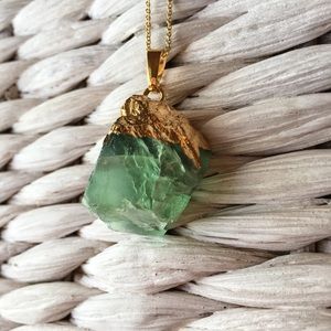 ⛔️sold⛔️ Jewelry Serpentine Crystal Necklace