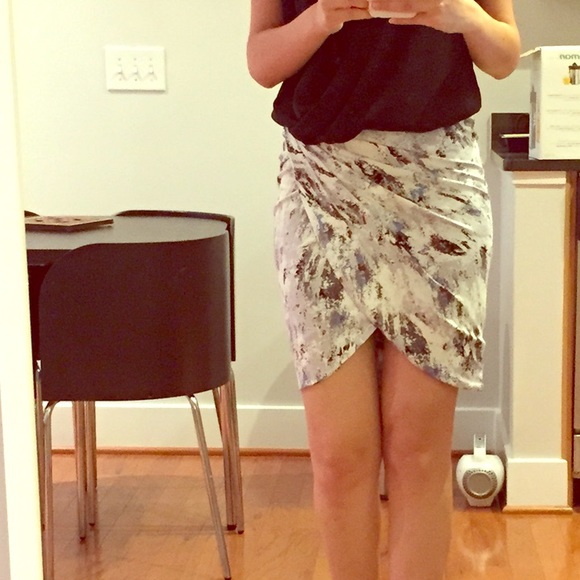 1.state skirt never worn except to try on