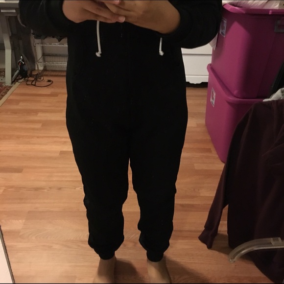 ❌🚫 SOLD ❌🚫Batman Onesie - Picture 3 of 4