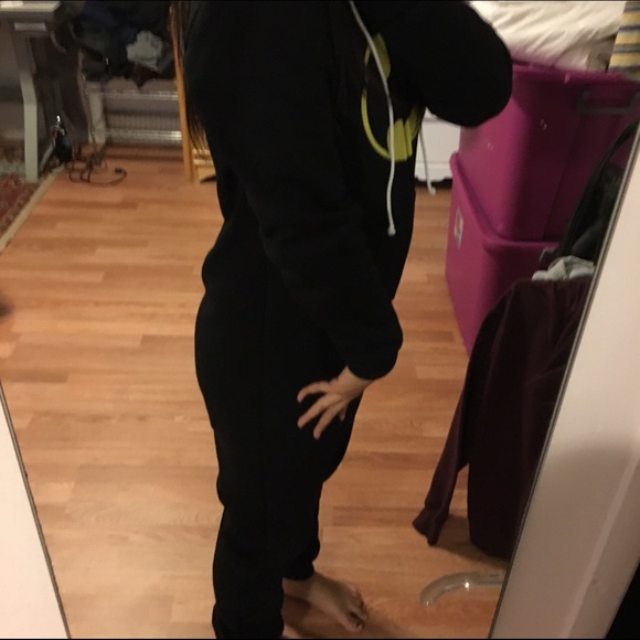 ❌🚫 SOLD ❌🚫Batman Onesie - Picture 4 of 4