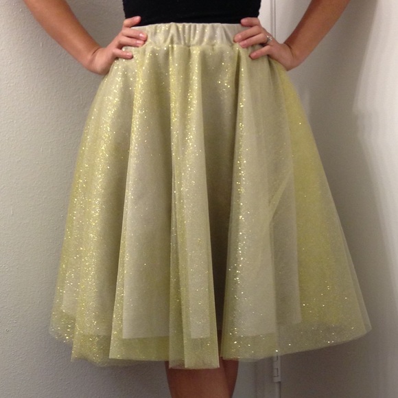 Mimi Cariño Dresses & Skirts - Grey hints of gold