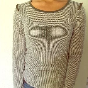 Long sleeve volcom stone shirt.