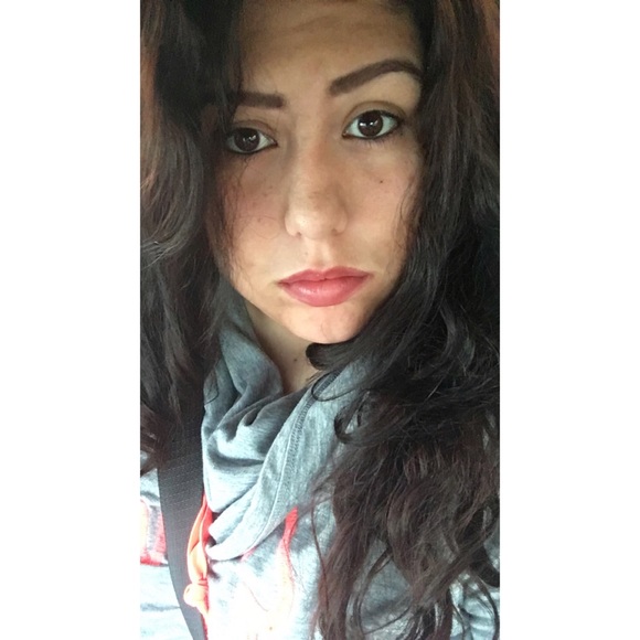 Meet your Posher, Danielle - Picture 1 of 1