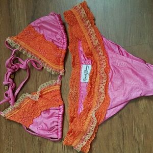 Beautiful sets selling each pair