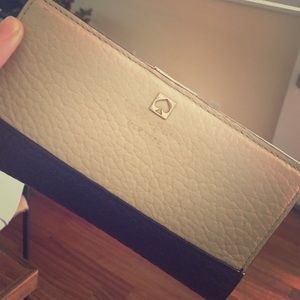 Kate Spade Black and Beige Wallet