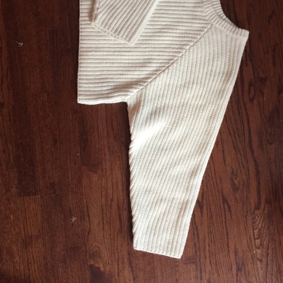 Cropped UNIF sweater - Picture 2 of 4