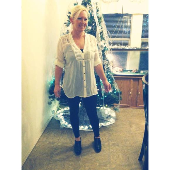 Meet your Posher, Deborah - Picture 1 of 1