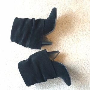 Steven Madden fold over suede in black