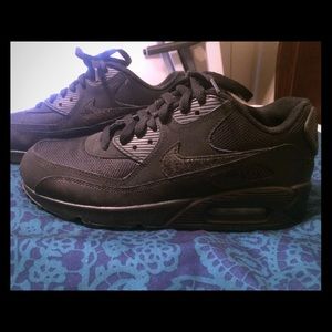 Black NIKE Air Max