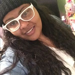 Meet your Posher, Celina