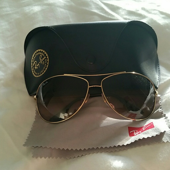 Ray Ban aviator style sunglasses