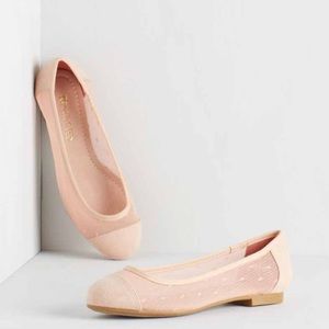 Modcloth blush flats size 9