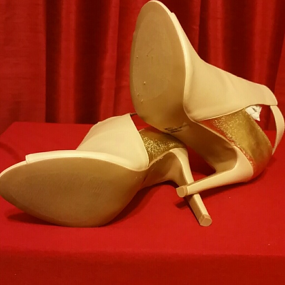 High heels - Picture 4 of 4