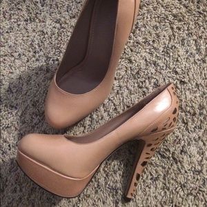 Vince Camuto Pumps