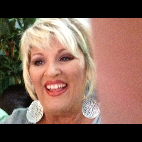 Meet your Posher, Teresa - Picture 1 of 1