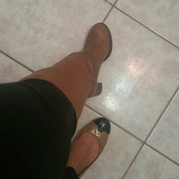 Tory Burch - Picture 2 of 4