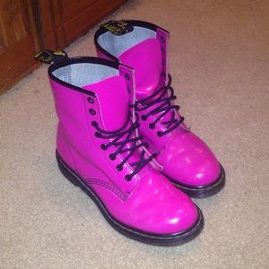 Dr. Martens pink