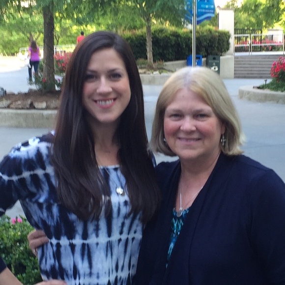 Meet your Posher, Beth - Picture 1 of 1