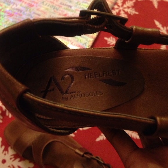 Aerosoles copper toned wedges - Picture 2 of 2