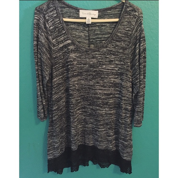 Long back shirt w/ lace trim