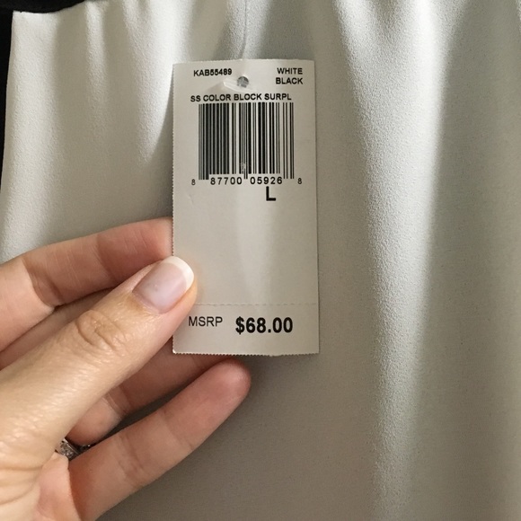 Beautiful embellished black and white top - Picture 2 of 3