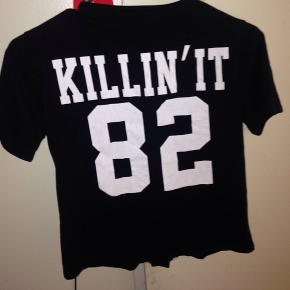 Black/white tee