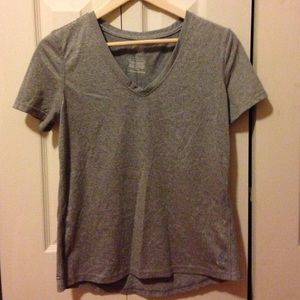 Gray workout shirt medium semi-fitted