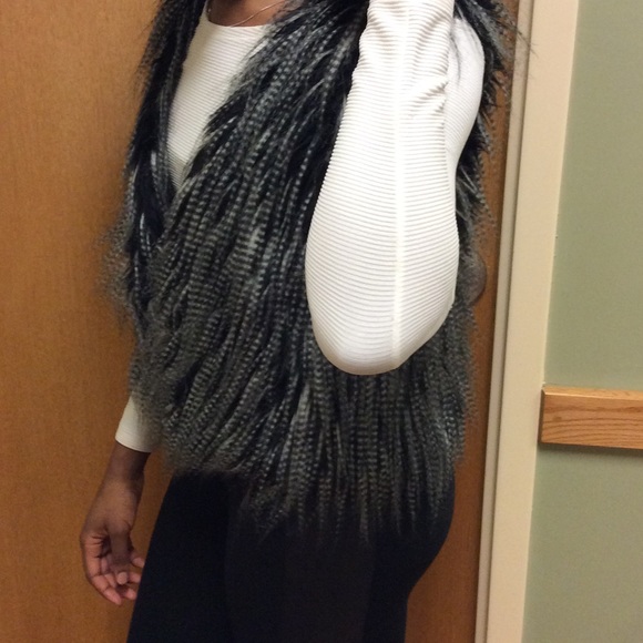 Forever 21 faux mink vest - Picture 2 of 3