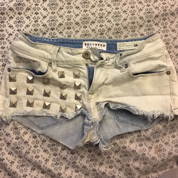 Bullhead shorts! Size 1!!